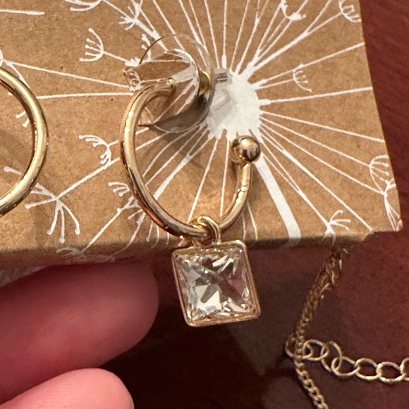 Gold and Crystal Stone Necklace and Earring Set - Picture 8 of 8